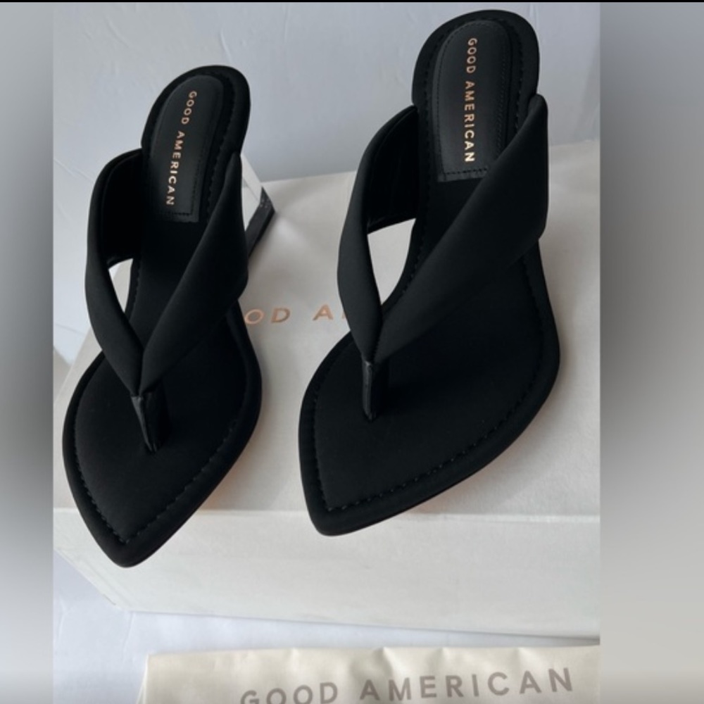 Good American Black clear block heel Thong Wedge Sandal Size 8 New
